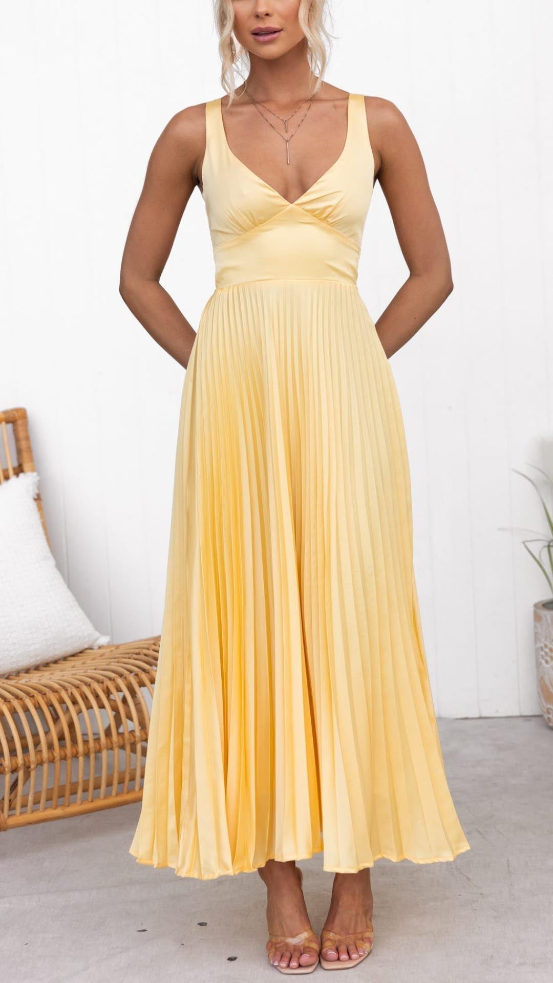 aby-gele-plisse-v-hals-maxidress-599280.jpg