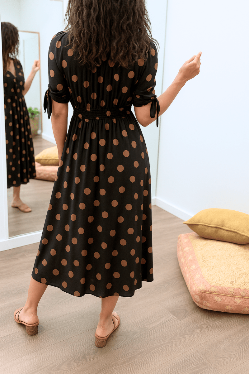brittney-elegante-stippen-jurk-met-v-hals-519709.png