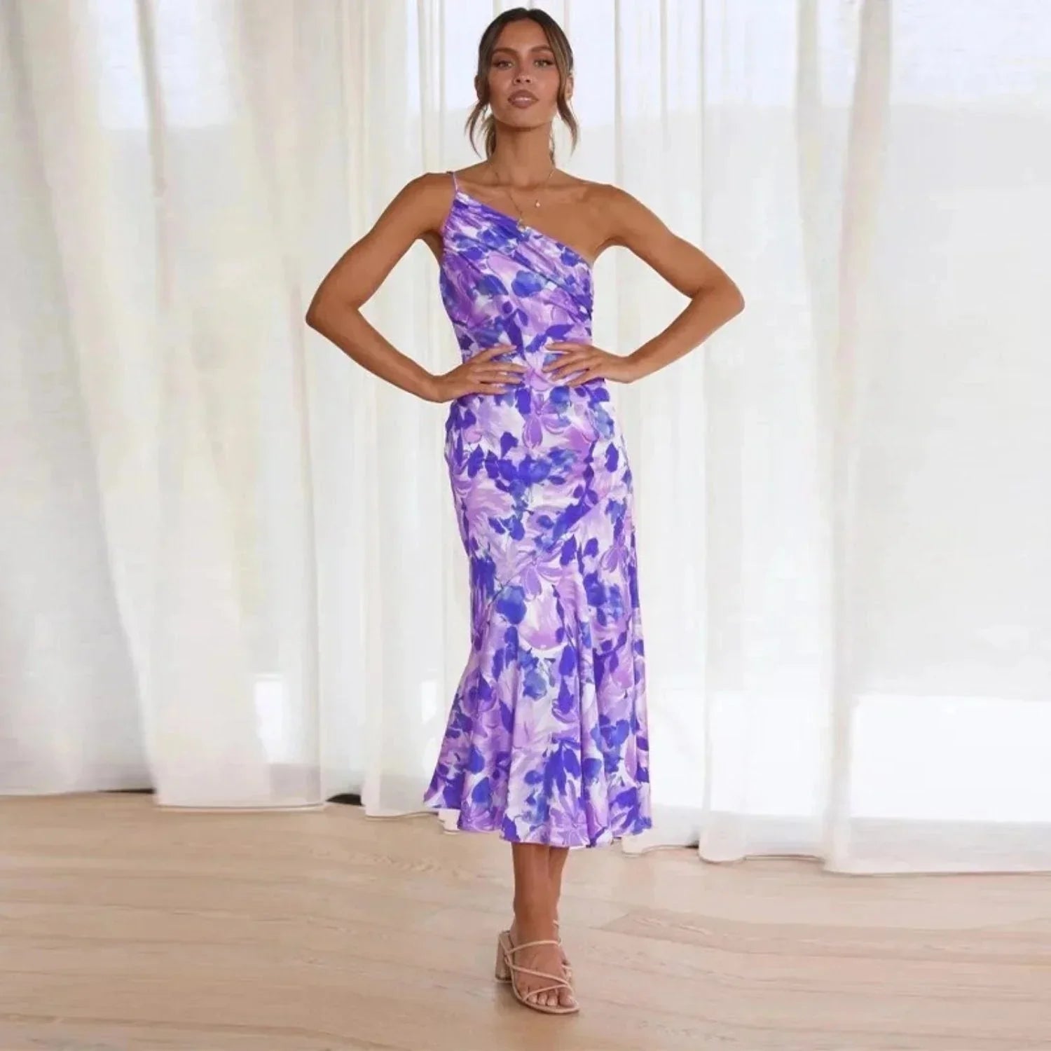 jenny-stijlvolle-zomer-bloemenjurk-853983.webp