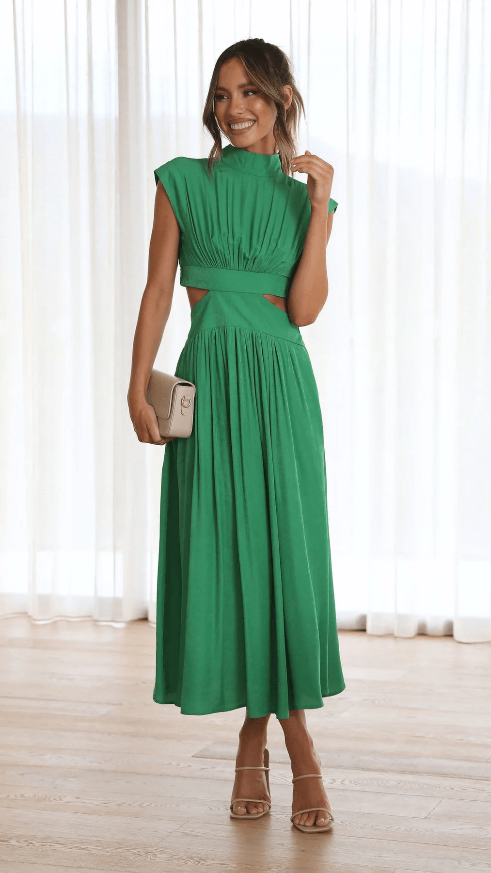 quincy-midi-jurk-met-cut-out-en-zakken-156634.png
